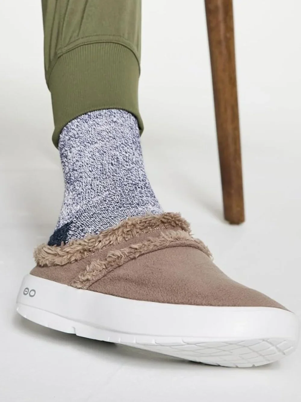 OOFOS vegan sherpa